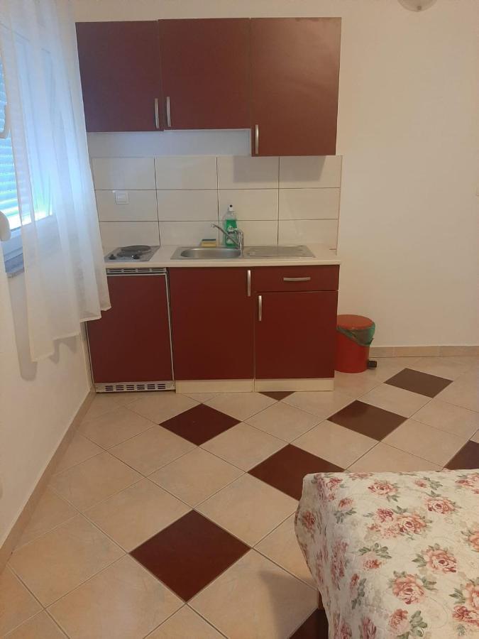Apartments Nina プロマイナ エクステリア 写真